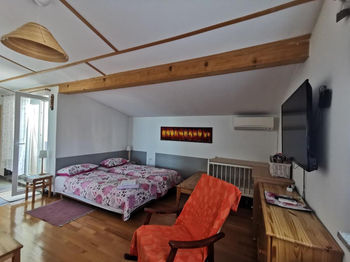 Anita Studio Apartment With Terrace غييكا المظهر الخارجي الصورة